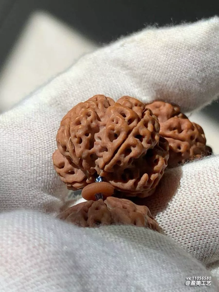 盘玩两年的金刚手串